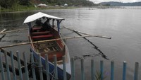 Menjelajahi danau dengan perahu (Dok. Afif / detikTravel)