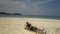 Pasir putih di Pulau Seruni yang sangat indah...