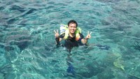 Snorkelingnya sangat jernih dan banyak ikannya...