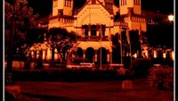 Lawang Sewu dilihat dari Taman Tugu Muda Semarang