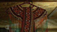 Baju Tradisional Toraja (wanita), harga Rp 200.000 (dua ratus ribu rupiah)