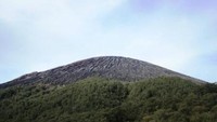 Inilah Gunung Semeru dengan Puncak Mahameru yang menjadi impian bagi pendaki yang mendatanginya