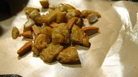 Gorengan Bakso Ikan, lebih disantap di Tepi Laut dengan saus kental