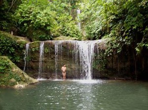 Luaha Ndroi, Air Terjun yang Terus Bergemuruh