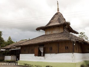Masjid Tua Wapauwe, Masjid Tertua di Indonesia