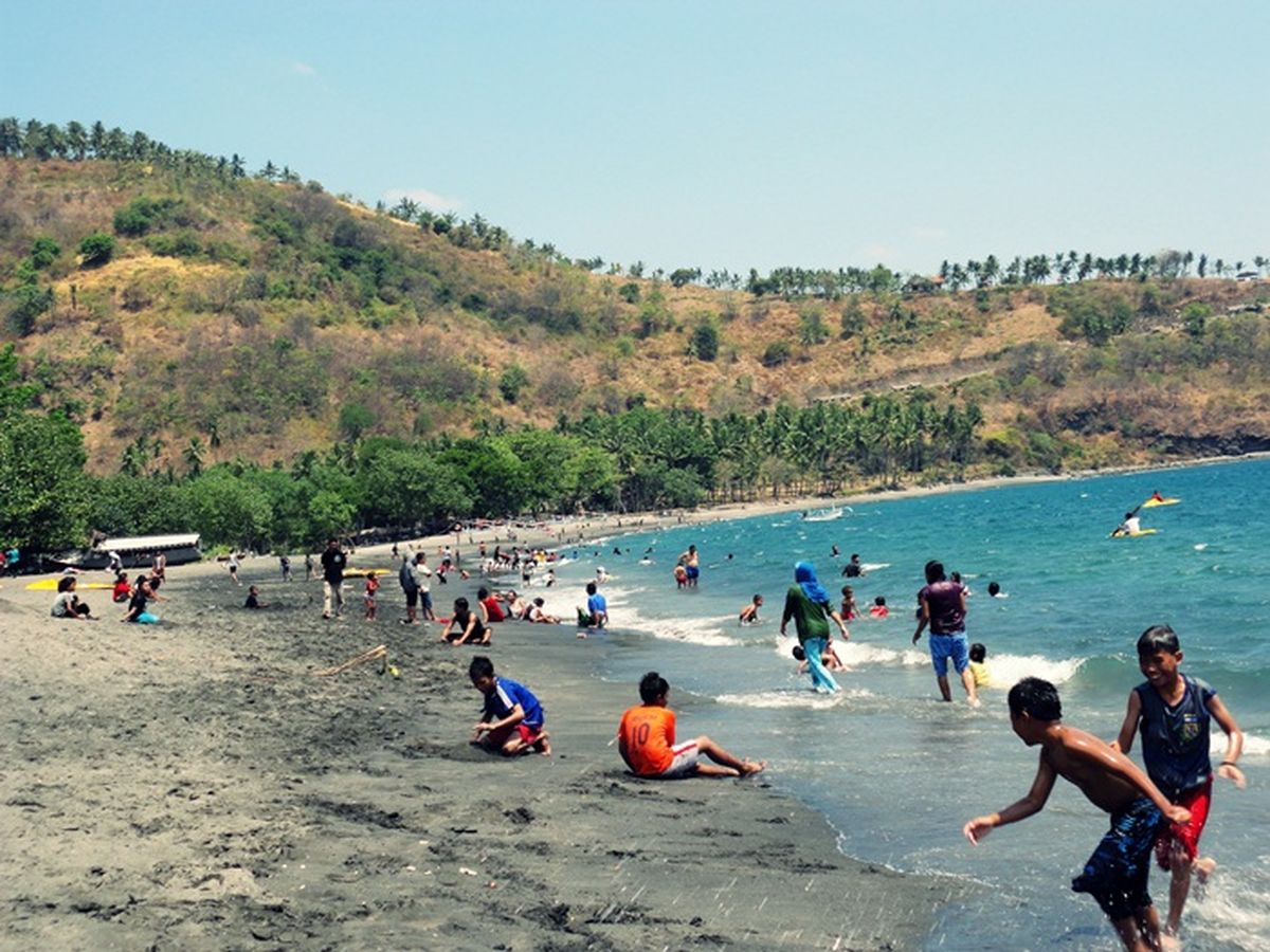 https://awsimages.detik.net.id/community/media/visual/2021/02/03/dev-mbolang-ke-pantai-malimbu-lombok.jpeg?w=1200