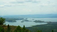 Panorama Danau Sentani dari kawasan Tugu Mac Arthur