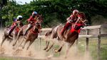 Memacu Adrenalin bersama Joki Cilik di Dompu