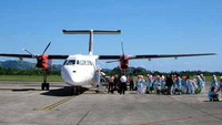 Mendarat di Bandara Sultan Hasanuddin Makassar bersama Rombongan Haji Fak-Fak
