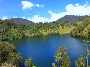 Mendaki Keindahan Semeru Bersama SEMESTA