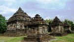 Menggapai Langit di Pelataran Candi Ijo