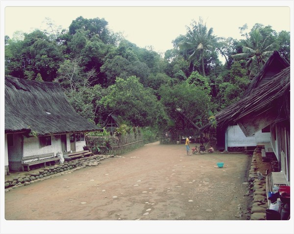 Mengintip Kampung  Naga 