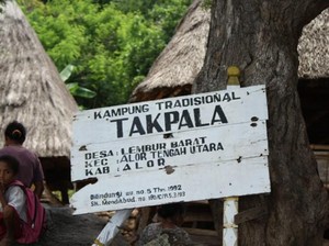 Mengunjungi Kampung Tradisional Takpala di Alor