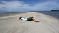 Hamparan Pasir Putih Busung Putih