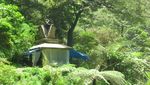 Menikmati Percikan Air Terjun Sipiso-piso