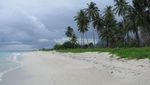 Menyepi di Pulau Palambak
