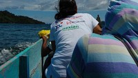 Perjalanan dengan longboat menuju Patimburak.