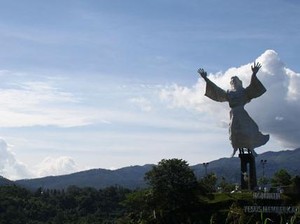 Monumen Yesus Memberkati