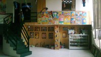 Sudut sanggar lukis dan hasil karyanya
