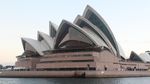 Naik Kapal dengan Penari Seksi di Sydney