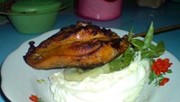 Ayam Bakar siap di santap