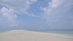 Pantai Ngurtafur, Seperti Berjalan ke Tengah Laut!