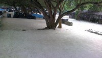 Tergoda untuk bersantai di pantai ini? (itineraryku.blogspot.com)