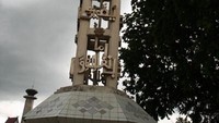 Salah Satu Tugu Yang Bertuliskan Kaligrafi Pesan Nabi