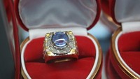 Blue Safir Salah Satu Batuan Yang Di Jual