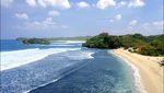 Pasir Putih Mempesona di Pantai Ngliyep, Malang