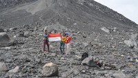 Merah Putih di Pasar Bubrah Merapi