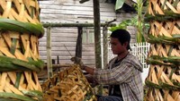 Warga Desa Lingga Berprofesi sebagai Pengrajin Bambu