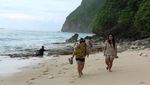 Pesona Keindahan Pantai Karma Kandara