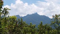 Pemandangan Gunung Daik, dari Bukit Cening