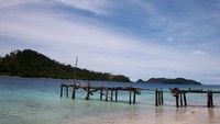 Dermaga pulau yang tidak lagi dipergunakan
