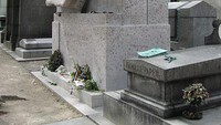 Makam novelis Oscar Wilde (wikipedia)