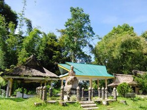 Rumah Adat Bolon