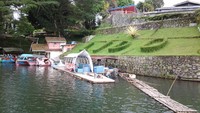 Wisata Air di Danau Lido