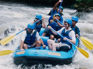 Sekali Mendayung di Sungai Ayung, Dua-Tiga Keindahan Terlampaui