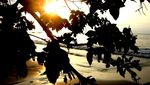 Senja yang Menggoda di Pantai Anyer