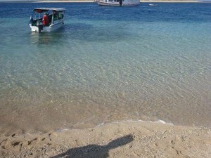 Sensasi Private Island di Gili Kondo