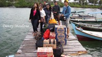 Kami saat tiba di dermaga Pulau Rengit.