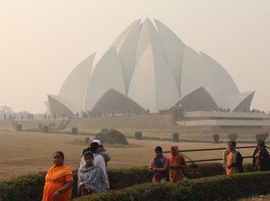 Serba Angka 9 di Lotus Temple, India