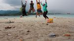 Seru-seruan di Pantai Mutun dan Pulau Tangkil