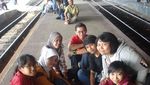 Serunya Mengelilingi Sejarah Menggunakan Komuter