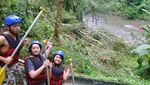 Serunya Rafting bersama Backpacker Manis Manja