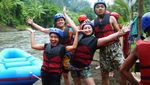 Serunya Rafting bersama Backpacker Manis Manja