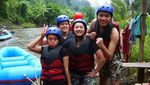 Serunya Rafting bersama Backpacker Manis Manja
