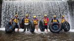 Serunya Tubing di Sungai Krekep