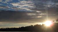 Sun Set pantai Weluan